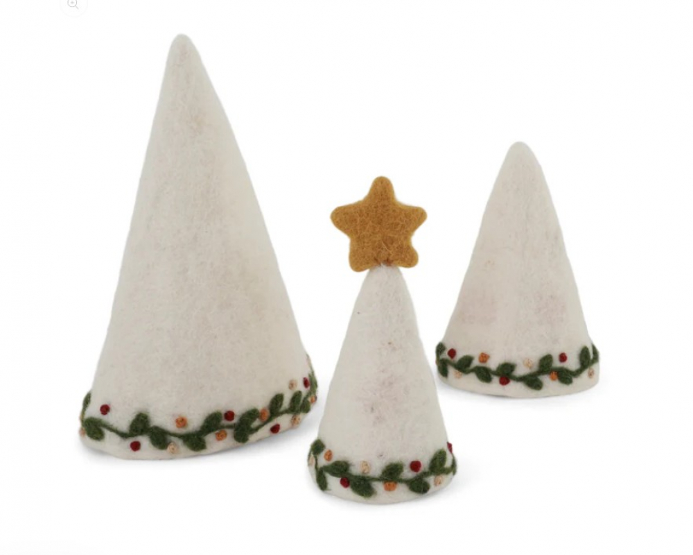 Weihnachtbaum mit Stickerei aus Filz Gry & Sif